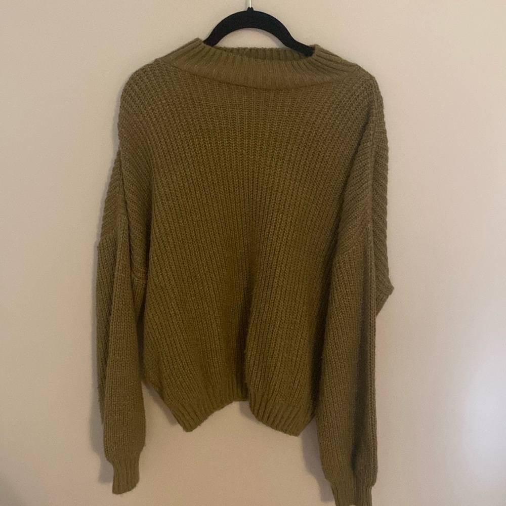 Pretty Little Thing sweatshirt size medium
